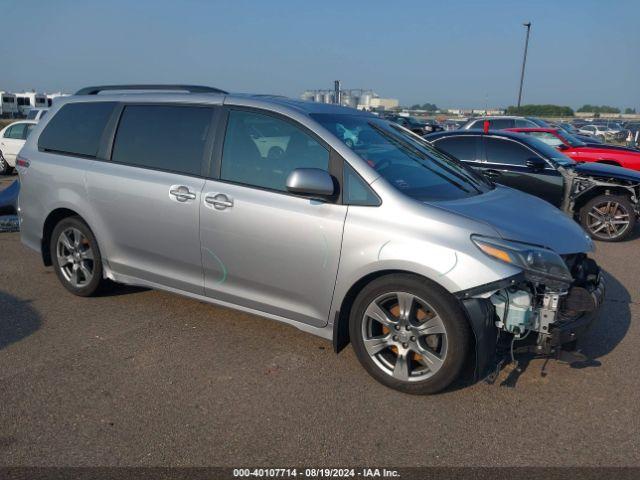  Salvage Toyota Sienna