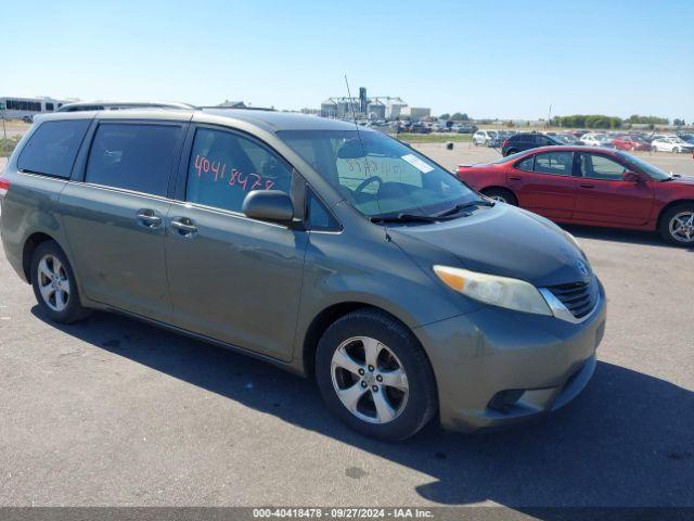  Salvage Toyota Sienna