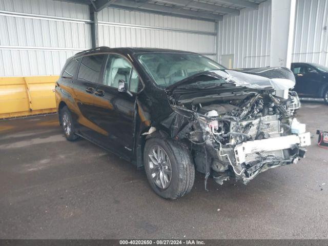  Salvage Toyota Sienna