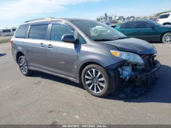  Salvage Toyota Sienna