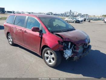  Salvage Toyota Sienna