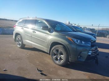  Salvage Toyota Highlander