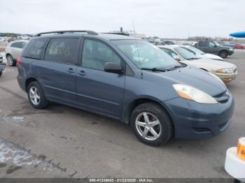  Salvage Toyota Sienna