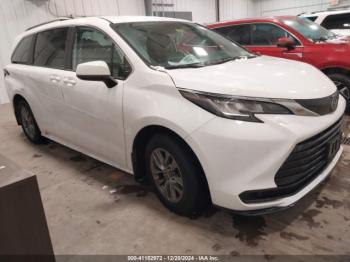  Salvage Toyota Sienna