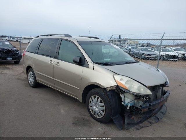  Salvage Toyota Sienna