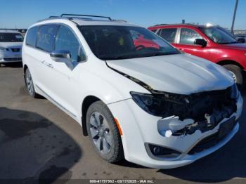  Salvage Chrysler Pacifica