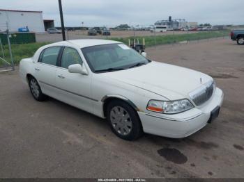  Salvage Lincoln Towncar
