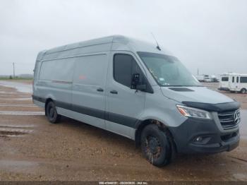  Salvage Mercedes-Benz Sprinter 2500