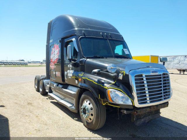  Salvage Freightliner Cascadia 125