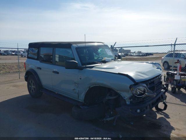  Salvage Ford Bronco