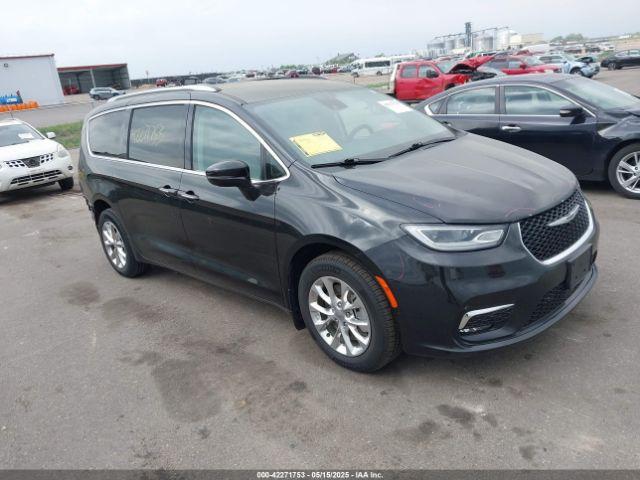  Salvage Chrysler Pacifica