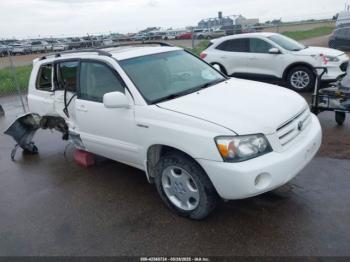  Salvage Toyota Highlander