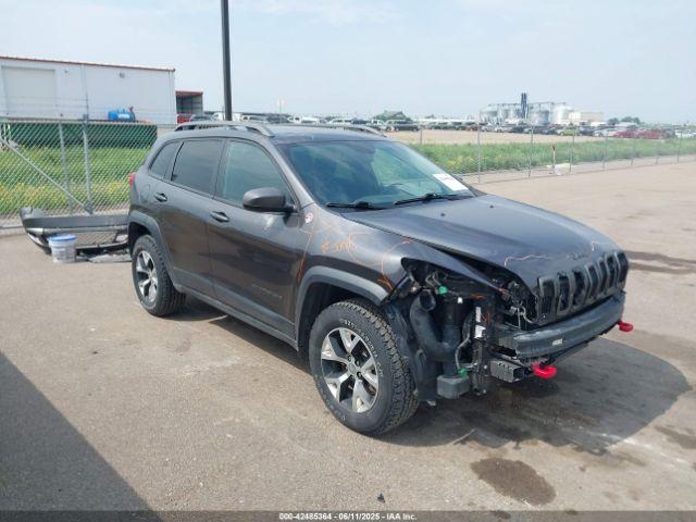  Salvage Jeep Cherokee