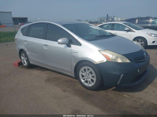  Salvage Toyota Prius v