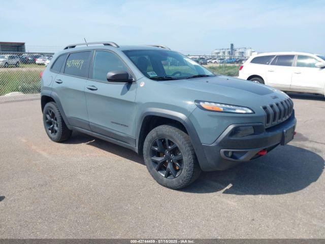  Salvage Jeep Cherokee