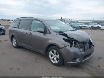 Salvage Toyota Sienna