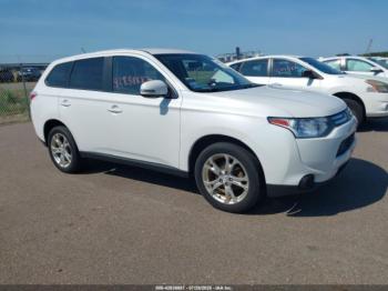  Salvage Mitsubishi Outlander
