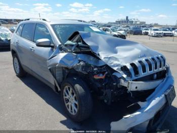  Salvage Jeep Cherokee
