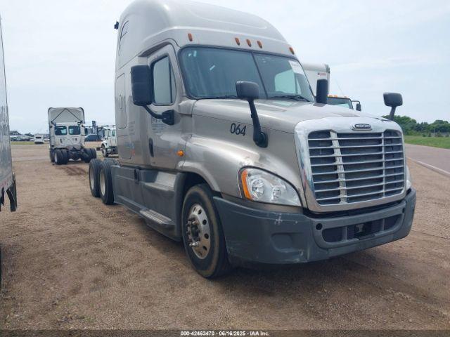  Salvage Freightliner Cascadia 125