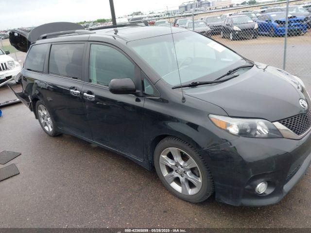  Salvage Toyota Sienna
