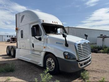  Salvage Freightliner Cascadia 125