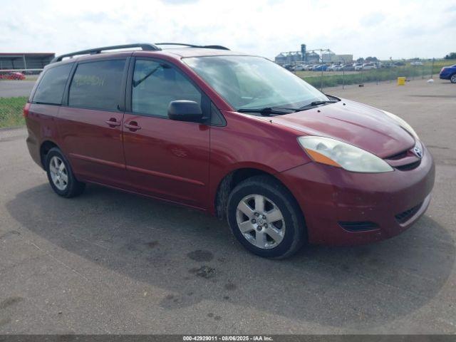  Salvage Toyota Sienna