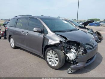  Salvage Toyota Sienna