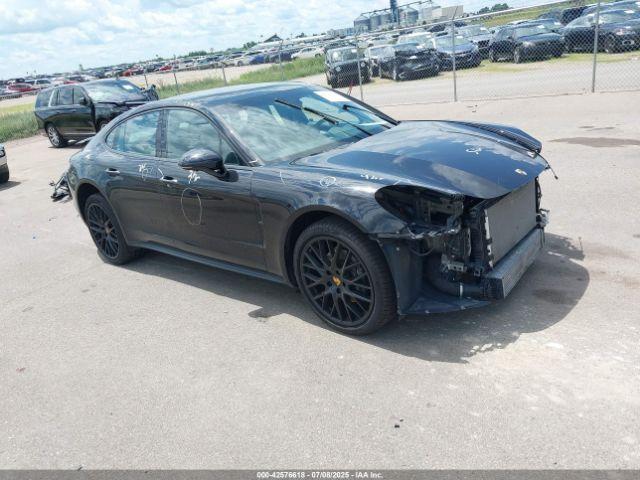  Salvage Porsche Panamera