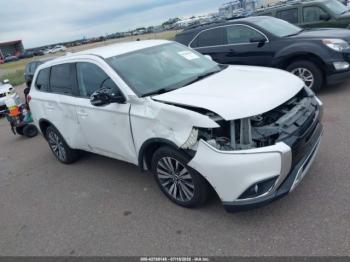  Salvage Mitsubishi Outlander