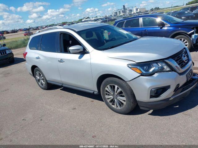  Salvage Nissan Pathfinder