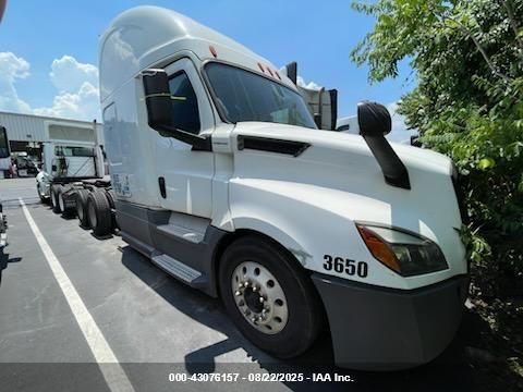  Salvage Freightliner New Cascadia 126
