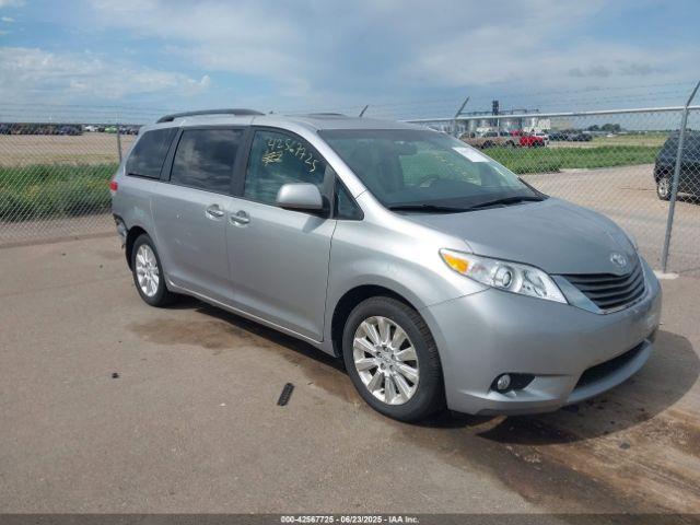  Salvage Toyota Sienna