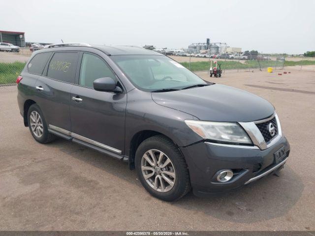  Salvage Nissan Pathfinder