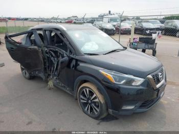  Salvage Nissan Kicks
