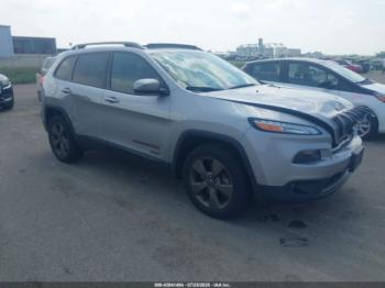  Salvage Jeep Cherokee