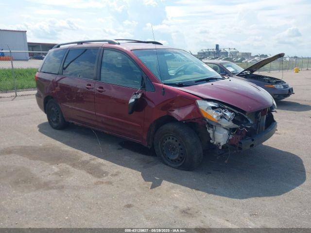  Salvage Toyota Sienna