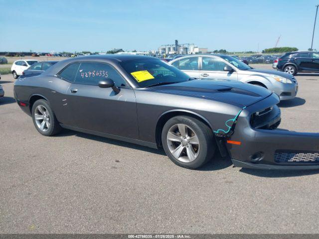  Salvage Dodge Challenger