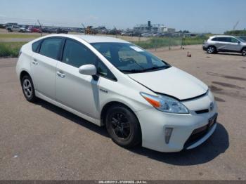  Salvage Toyota Prius