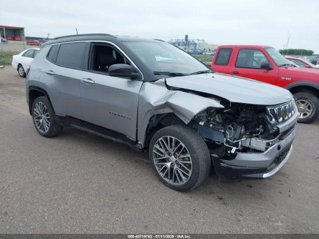  Salvage Jeep Compass