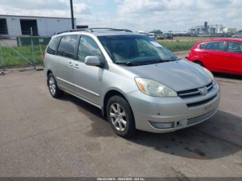  Salvage Toyota Sienna