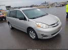 Toyota Sienna Le Image 1