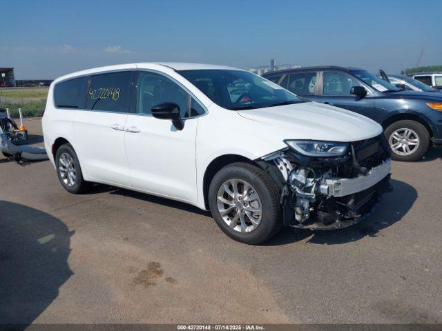  Salvage Chrysler Pacifica