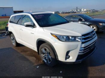  Salvage Toyota Highlander