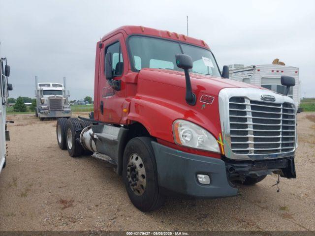  Salvage Freightliner Cascadia 125