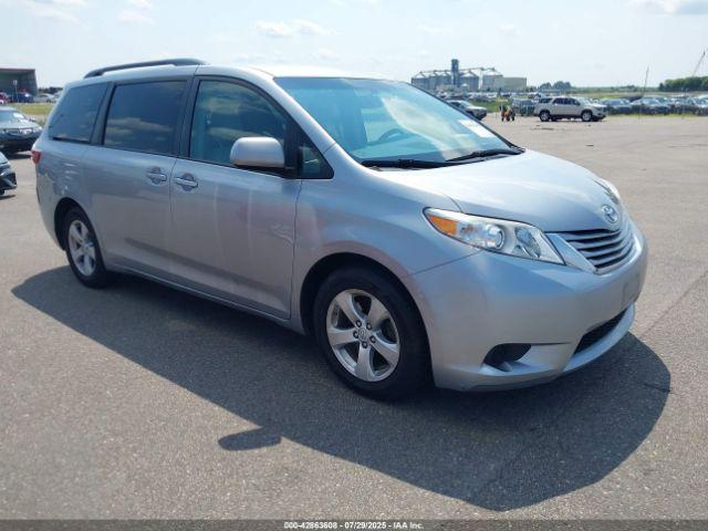  Salvage Toyota Sienna