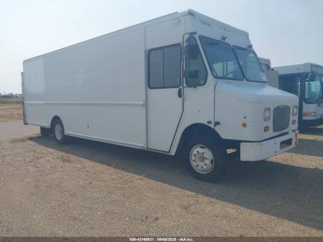  Salvage Freightliner Chassis