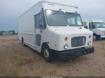  Salvage Freightliner Chassis