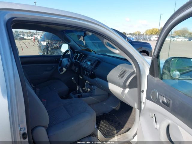 Toyota Tacoma Image 4