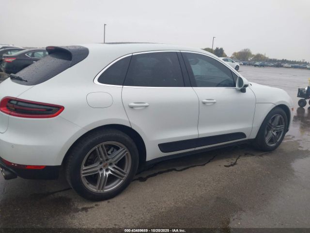 Porsche Macan S Image 9