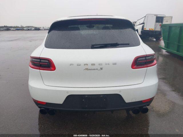 Porsche Macan S Image 12